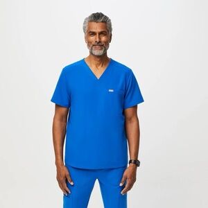 Figs men’s Chisec Three-Pocket Scrub Top